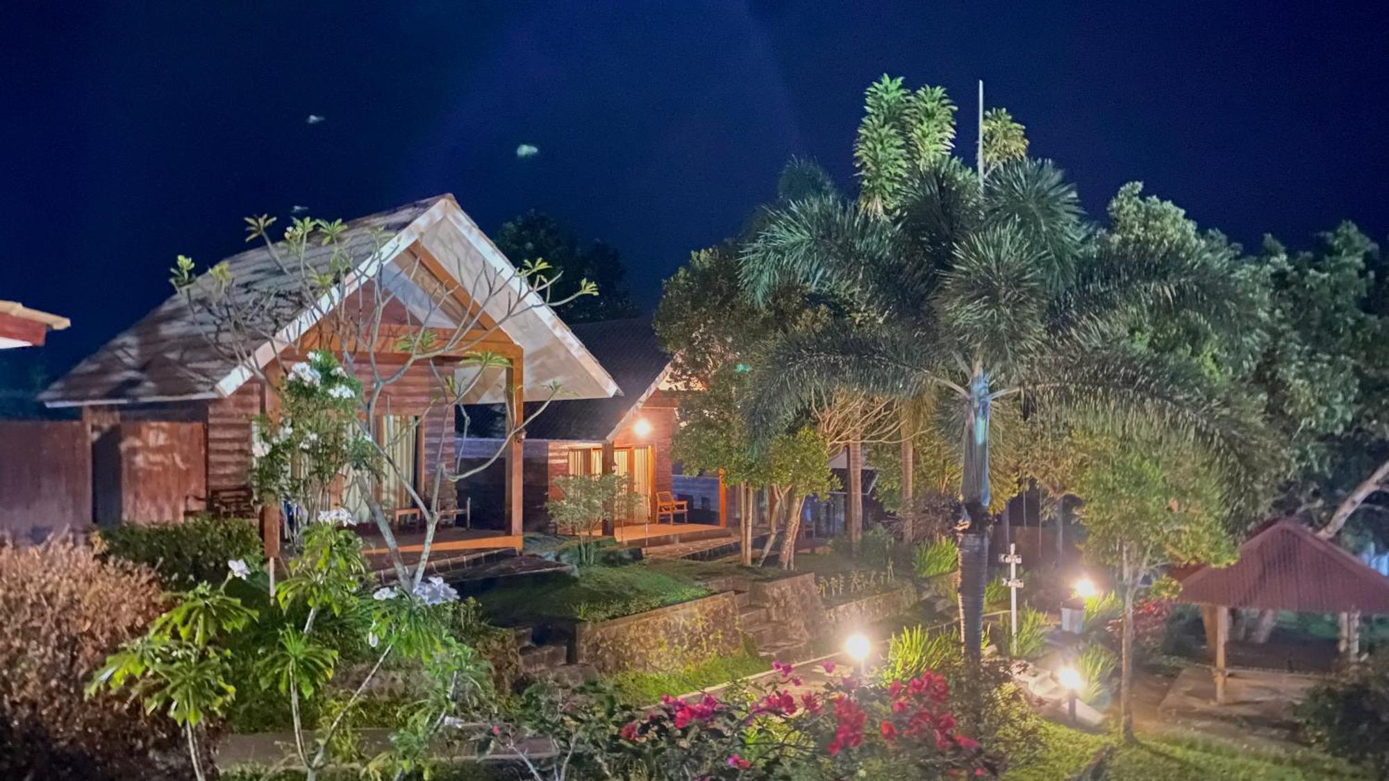 Pondok Senaru Cottages Exterior photo