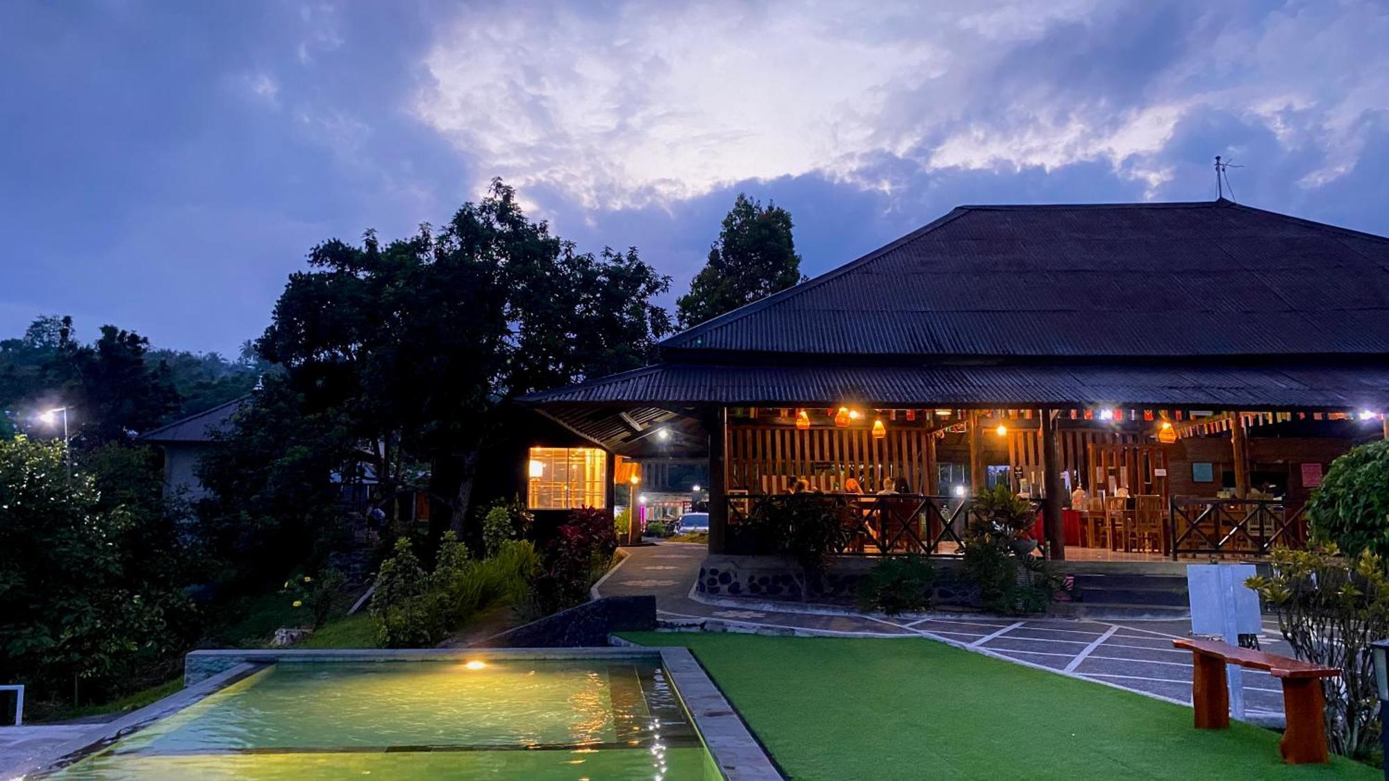 Pondok Senaru Cottages Exterior photo